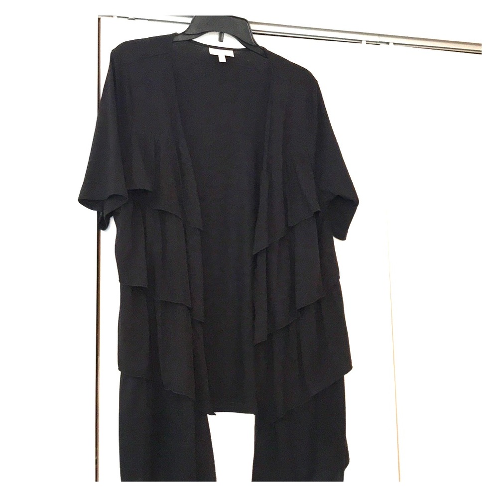 Ruffled short sleeved cardigan XL